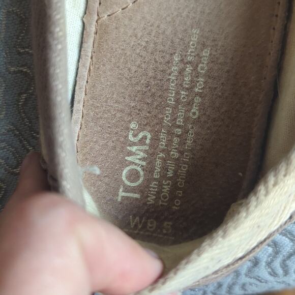 Toms Slip On, Tan, Women's 9.5 - Picture 7 of 7